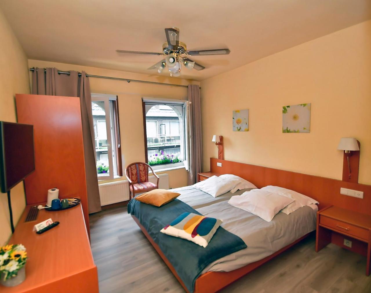Hotel 'T Hert เกงค์ ภายนอก รูปภาพ